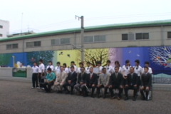 モリオト本社南側壁画　「四季の詩」完成！　　中之庄町