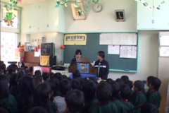 地域の民話　紙芝居実演　　三島幼稚園