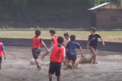 川南フェニックス　泥んこサッカー　　上分町