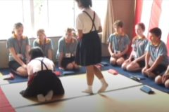 川之江小学校で国際交流　オーストラリアの小学生が　やって来た！