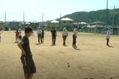 三世代交流ペタンク体験教室　　土居小学校グラウンド
