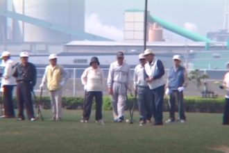 第４回　四国中央市長杯　グラウンドゴルフ交歓大会　　川之江町　浜公園　多目的グラウンド