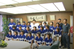 土居中女子ソフトボール部が　市長へ県大会優勝を報告
