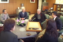緑綬褒章授章団体　「川之江手話サークルのぎく」　が市長を表敬訪問