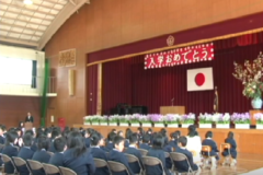 市内の小学校で入学式