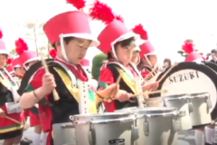 三島幼稚園の園児が　警察署で鼓隊演奏