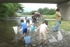 第２回　四国中央市エコ塾　川の生き物調べ　～ワクワク水質調査～