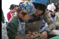 恵方巻き作りに　チャレンジ！