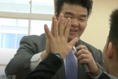 片男波親方が　市内各所を来訪
