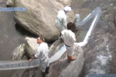 街かど　稚アユ放流　in銅山川