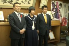 全日本卓球選手権大会出場の　山口　真理恵さんが市長を表敬訪問