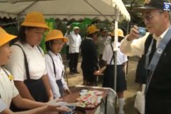南小学校の児童が　お接待体験