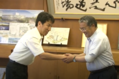 四国中央市テニス協会　防災用品贈呈