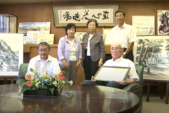 髙木敏雄（髙木呉山）さん　市へ水墨画を寄贈