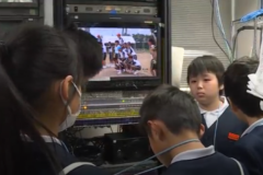 土居小学校５年生四国中央テレビを見学
