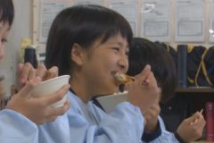 川之江南中学校で地元の鱧を使った学校給食