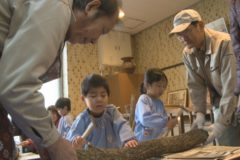 Ｅｖｅぽけ：地域支援サークル『茶れんじ』しいたけの菌打ち作業・料理教室