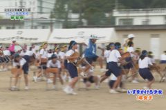 ２．いすをかける少女（１年女子）　２０２０年度川之江南中学校体育祭