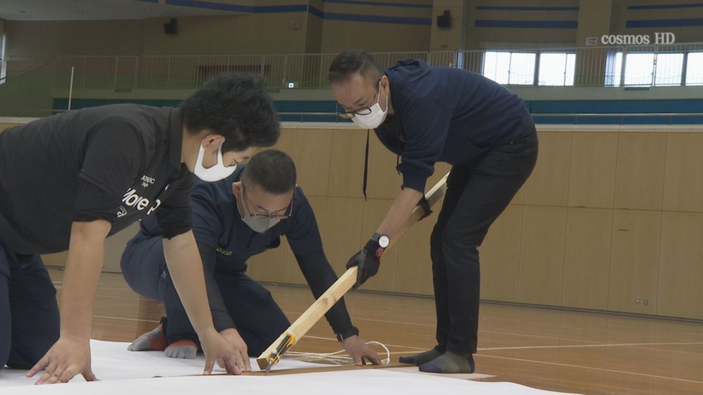 第14回書道パフォーマンス甲子園 揮毫用紙の裁断