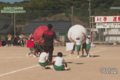 10．大玉クラッシュ（３・４年）　２０２１年度金生第二小学校　秋季大運動会