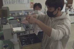 愛媛大学社会共創学部生　紙産業イノベーションセンター訪問
