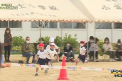 2．ゴールへGO！（１・２年）　２０２２年度　小富士っ子運動会