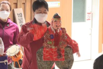 阿波木偶箱まわし　徳島の保存会が四国中央を巡回